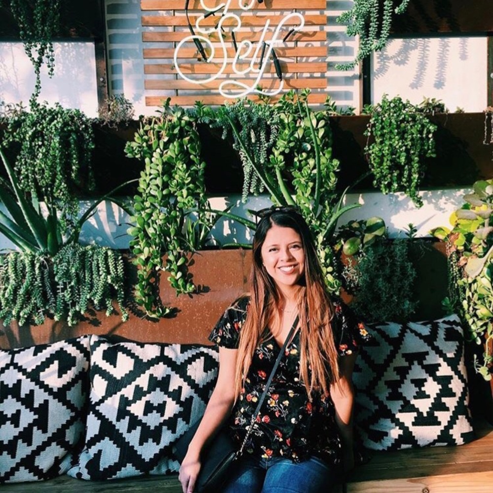 Meet your posher, Julia 💛